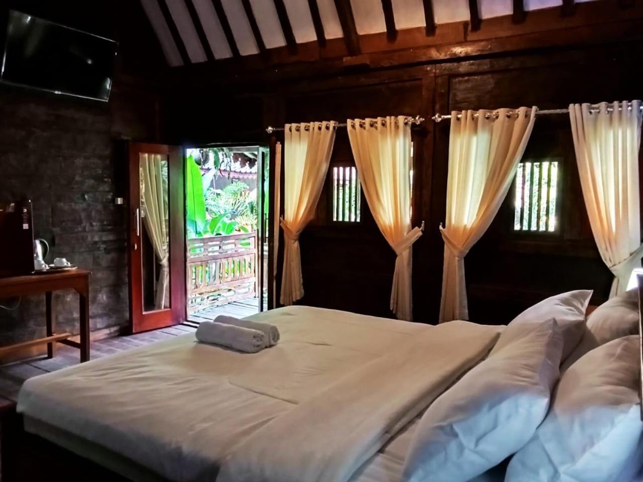 Tahlia'S Villa Sorongjukung Extérieur photo
